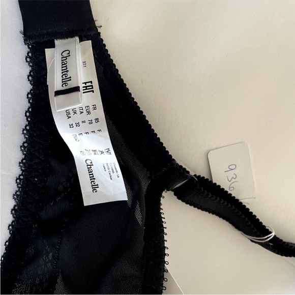 Chantelle lace bra - Picture 4 of 6